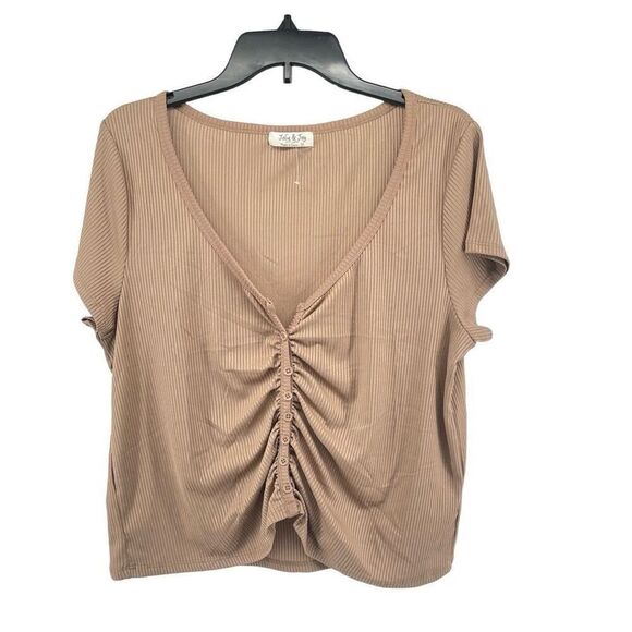 Jolie & Joy Women’s Tan V-Neck Ruched Front Ribbed Cropped Short Sleeve Tee 3X - Picture 1 of 8